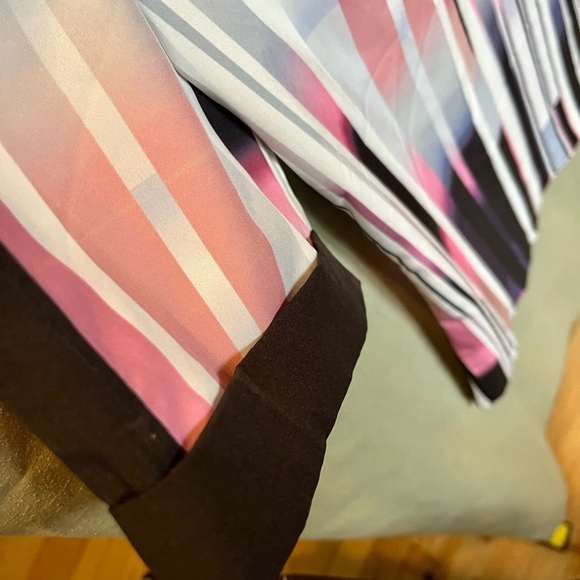 M Blouse - Picture 3 of 8